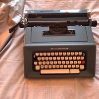 Macchina per scrivere Olivetti 46