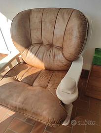 Poltrona vintage con posacenere nel bracciolo