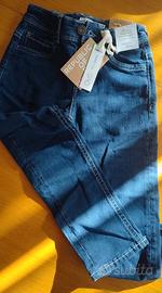 Jeans regular nuovi,con etichetta