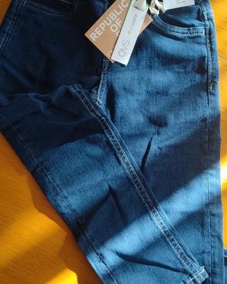 Jeans regular nuovi,con etichetta
