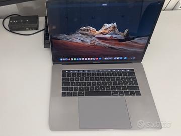 Apple Macbook pro 15 2017 i7 16gb ram 512ssd