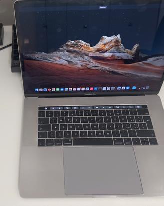 Apple Macbook pro 15 2017 i7 16gb ram 512ssd