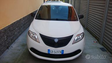 Lancia Ypsilon 1.0 FireFly 5 porte S&S Hybrid Ecoc