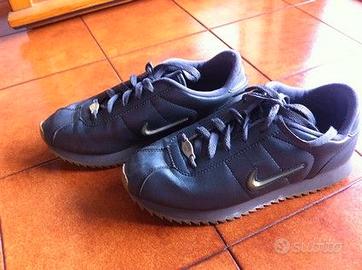 Scarpa sportiva grigia