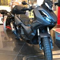 HONDA ADV 350 CON BAULETTO