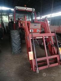 Trattore Fiat 90-90 4WD con caricatore frontale