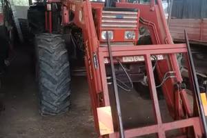 Trattore Fiat 90-90 4WD con caricatore frontale