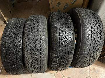 4 gomme invernali montati su cerchio