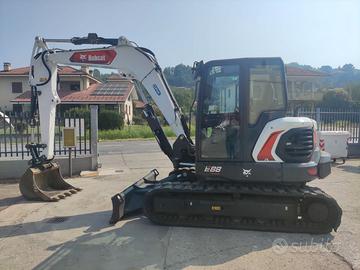 Midiescavatore cingolato Bobcat E88