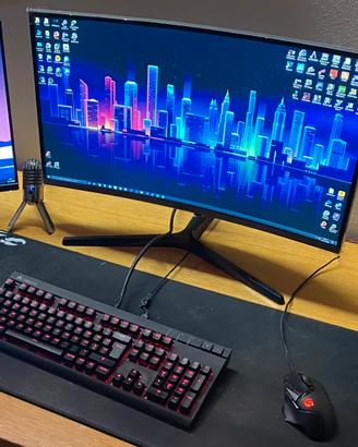 Monitor Samsung 27” Curvo 2K 144Hz + Braccio