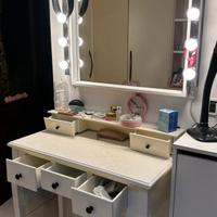 Specchiera trucco bianca