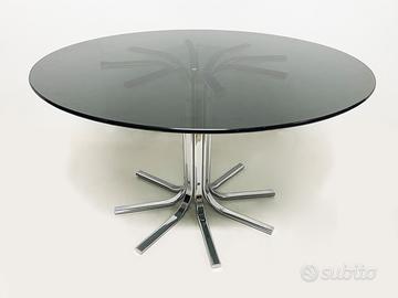 Tavolo contemporaneo in acciaio e vetro fumè