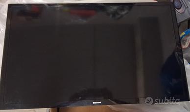 Tv No Smart Samsung 32  con supporto per parete