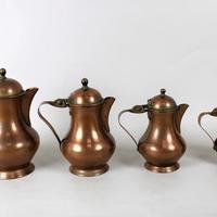 Serie di bricchetti in rame con coperchio