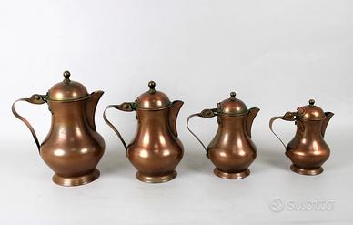 Serie di bricchetti in rame con coperchio