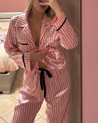 Pigiama rosa a righe