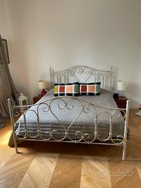 Struttura letto shabby chic