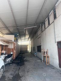 Posto camper, roulotte, auto al coperto
