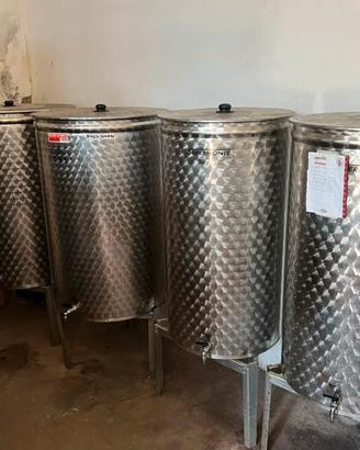 Contenitori inox per vino