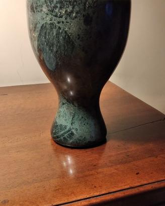 Vaso Scultura in marmo verde delle Alpi 1930