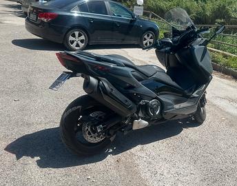 Tmax 560 modello tech