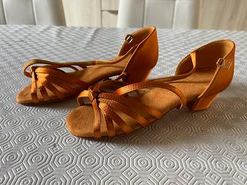Scarpe da ballo latino americano