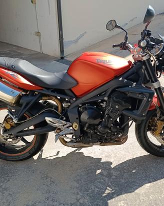 Triumph 675- Naked agile e in buono stato