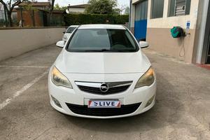 Opel Astra 1.7 CTDI COSMO 