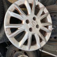 2 cerchi in lega Opel corsa D