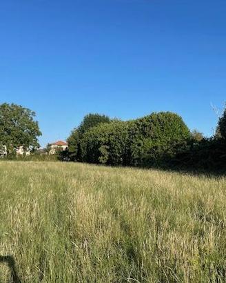 Terreno di 2475 m² a Cairate