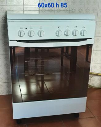 Stufa a gas INDESIT