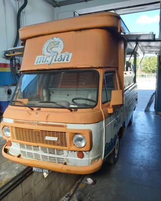 Fiat 238 attrezzato per street food