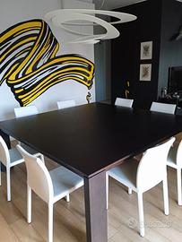 TAVOLO QUADRATO PER CASA E UFFICIO