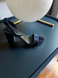 Sandalo velluto color ottanio tacco quadrato