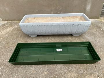 Quattro fiorifere in pietra con sottovasi Nuovi