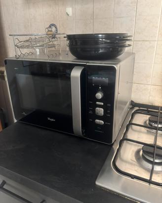 Microonde con Grill, Crisp e cottura a vapore