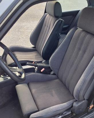Ricambi BMW Serie 3 E30 sedili rene fari cerchi