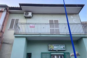 Casa indipendente di 222 m² con più di 5 locali e 