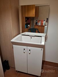 Mobile lavanderia con specchiera
