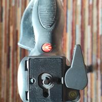 Treppiedi Manfrotto + Testa Girevole a sfera