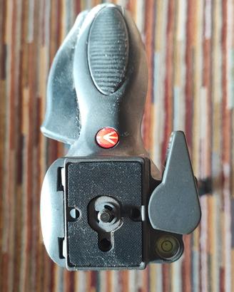Treppiedi Manfrotto + Testa Girevole a sfera