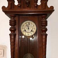 Antico orologio a pendolo primi 900