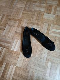 CALZATURE IN CAMOSCIO NERO