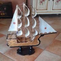 Modellino barca fatto a mano