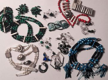 60 pezzi di bigiotteria vintage fatta a mano