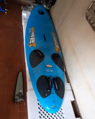 tavola  windsurf in buone condizioni