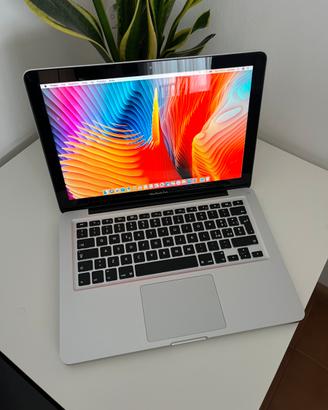MacBook Pro 13 Intel i5 / 500GB hdd / 4GB ram