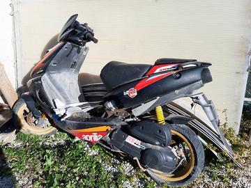 Scooter Aprilia SR50 SBK PER RICAMBI COMPLETO