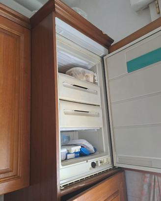 Congelatore verticale da incasso  REX CI 120 F