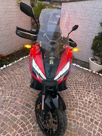 HONDA X-ADV 750 special edition zero sinistri